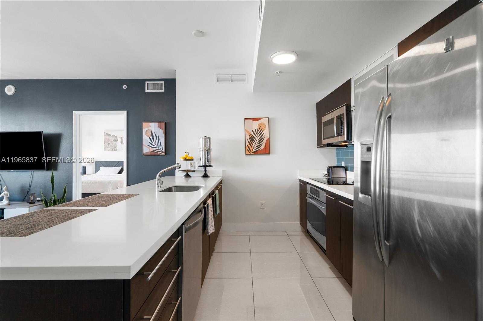 90 SW 3rd St #2706 Miami, FL 33130