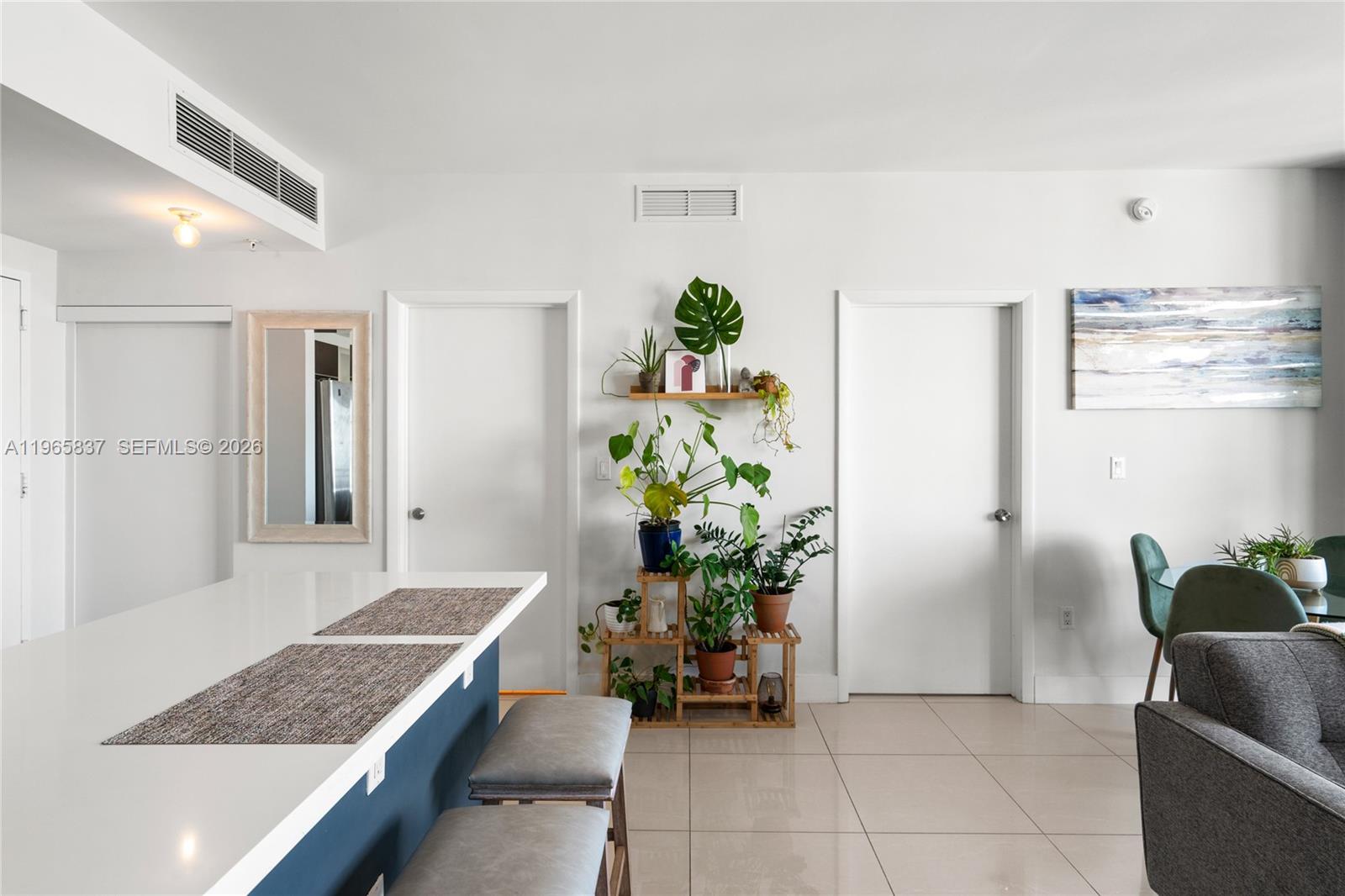 90 SW 3rd St #2706 Miami, FL 33130