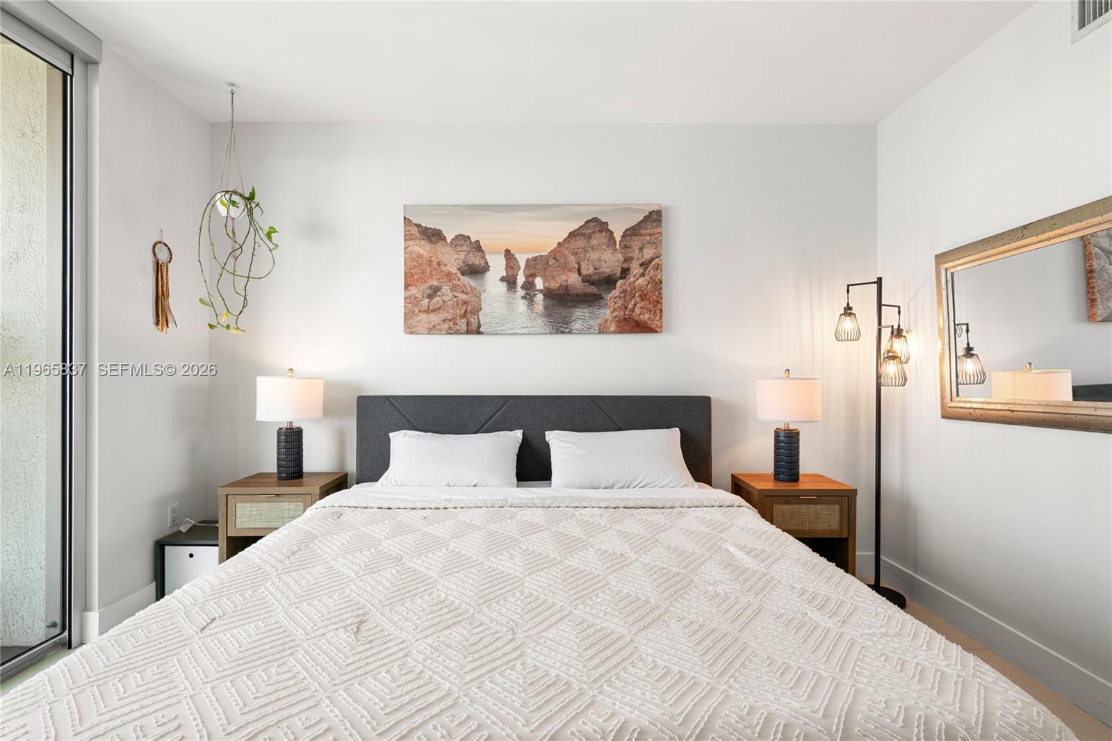 90 SW 3rd St #2706 Miami, FL 33130