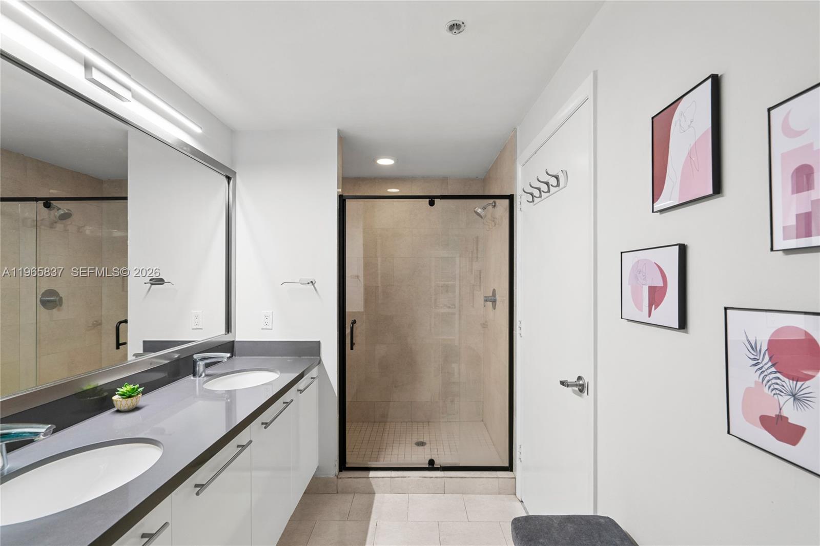 90 SW 3rd St #2706 Miami, FL 33130