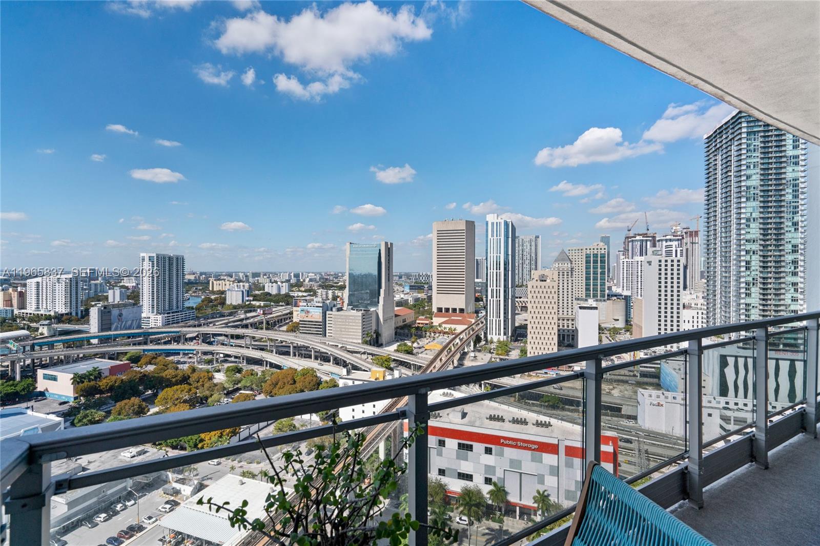 90 SW 3rd St #2706 Miami, FL 33130