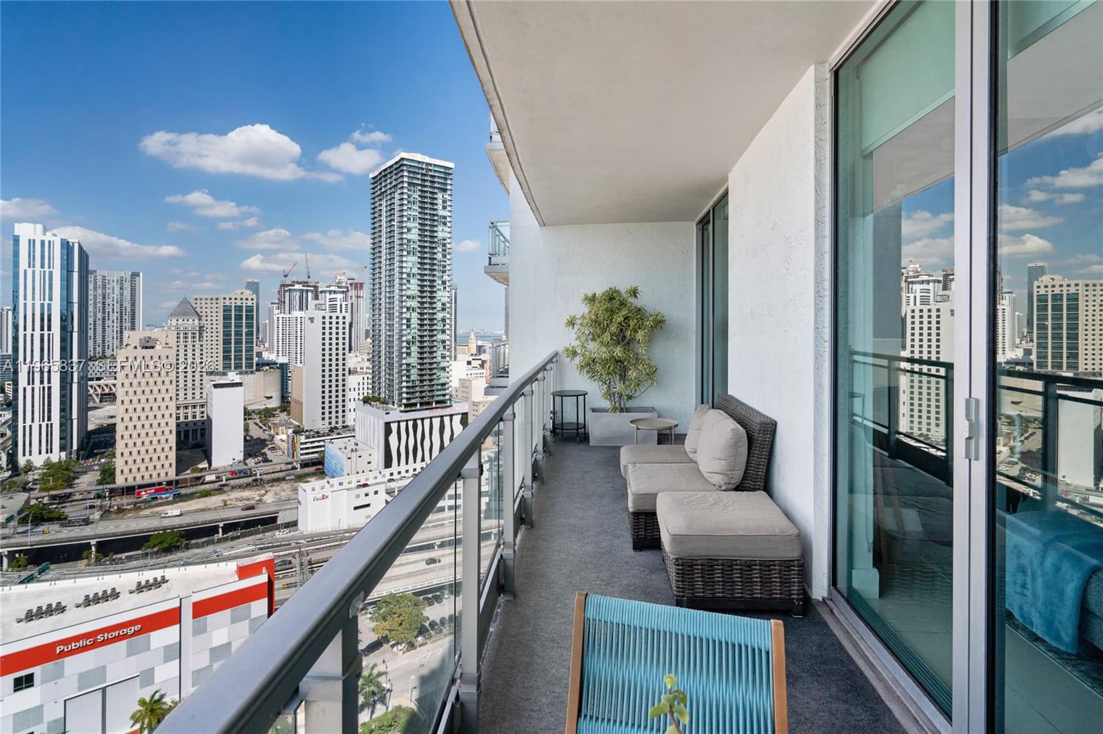 90 SW 3rd St #2706 Miami, FL 33130