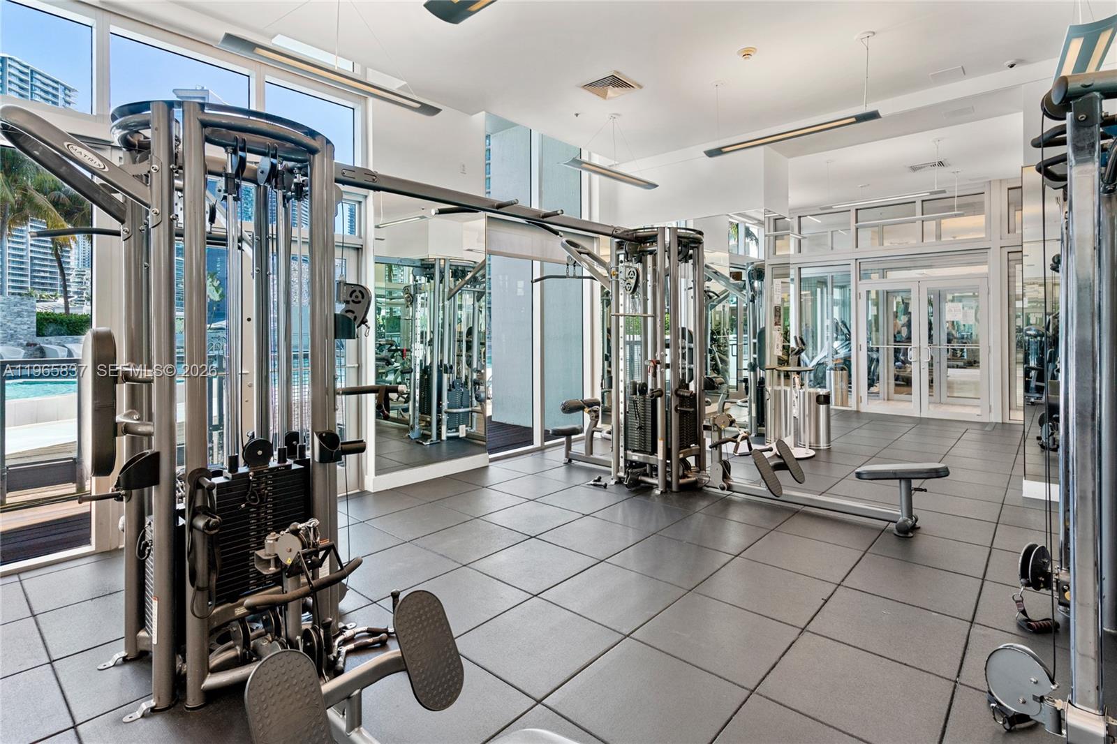 90 SW 3rd St #2706 Miami, FL 33130