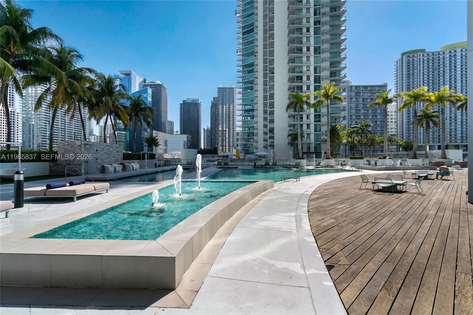 90 SW 3rd St #2706 Miami, FL 33130