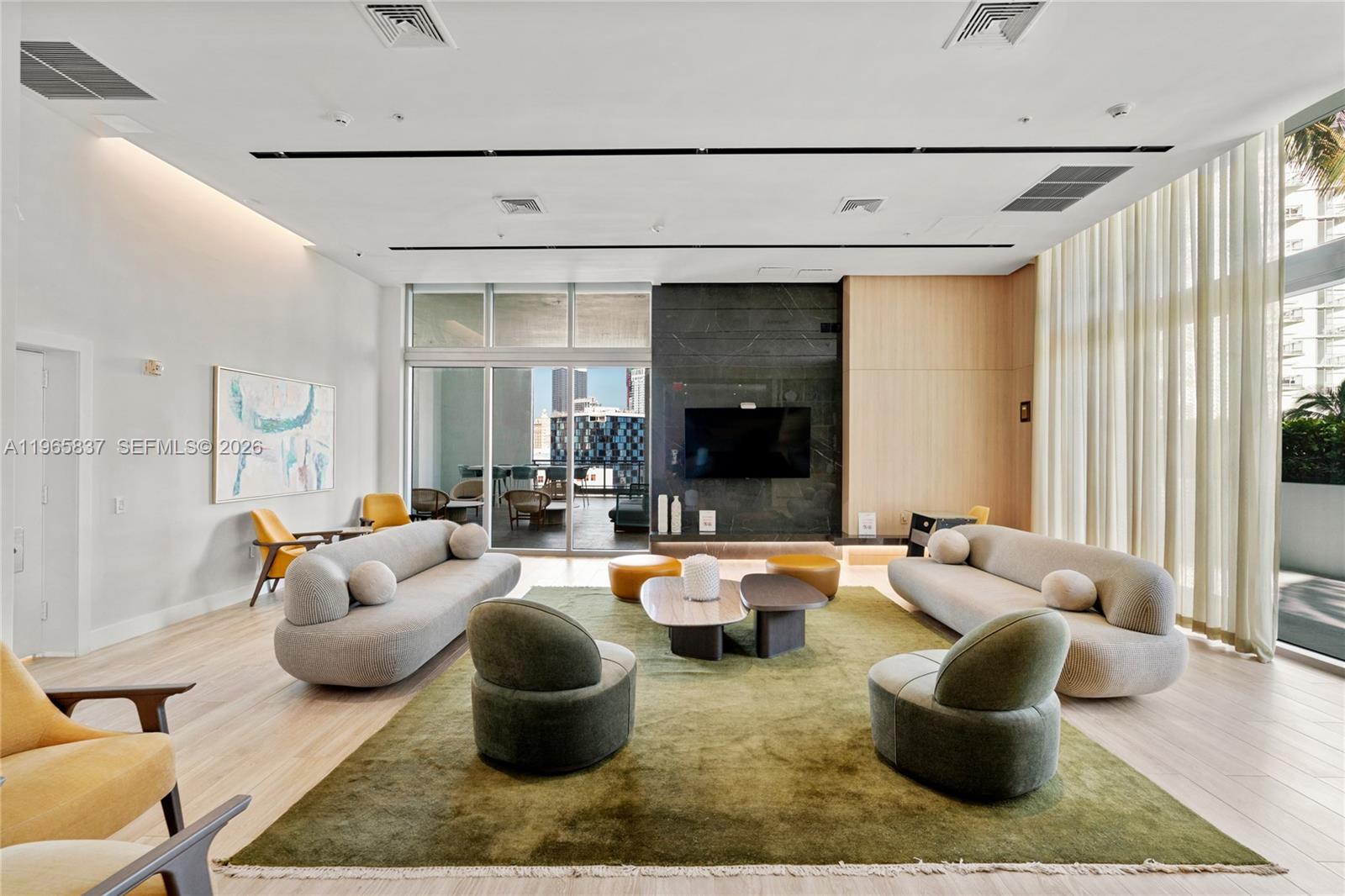 90 SW 3rd St #2706 Miami, FL 33130