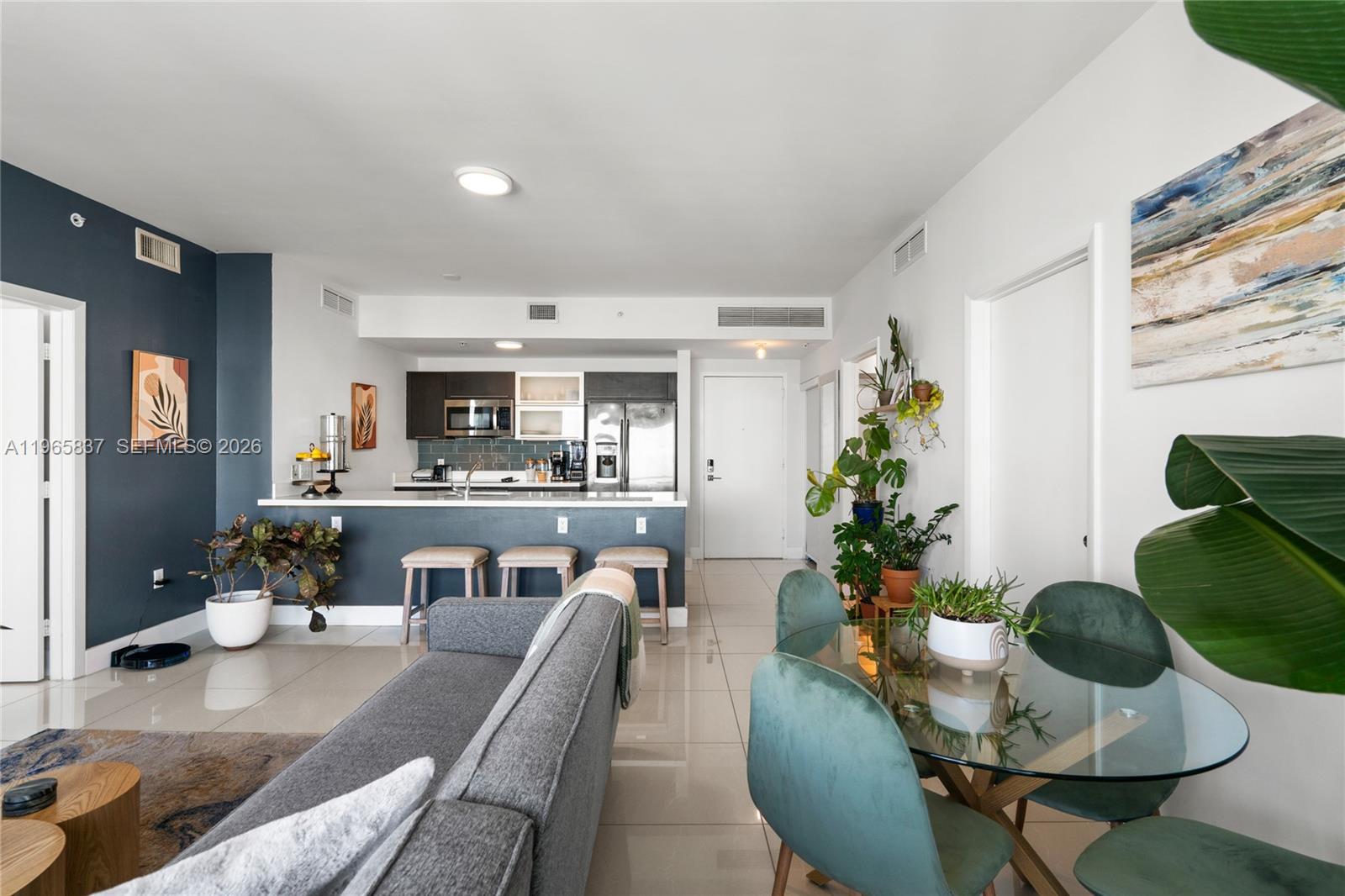 90 SW 3rd St #2706 Miami, FL 33130