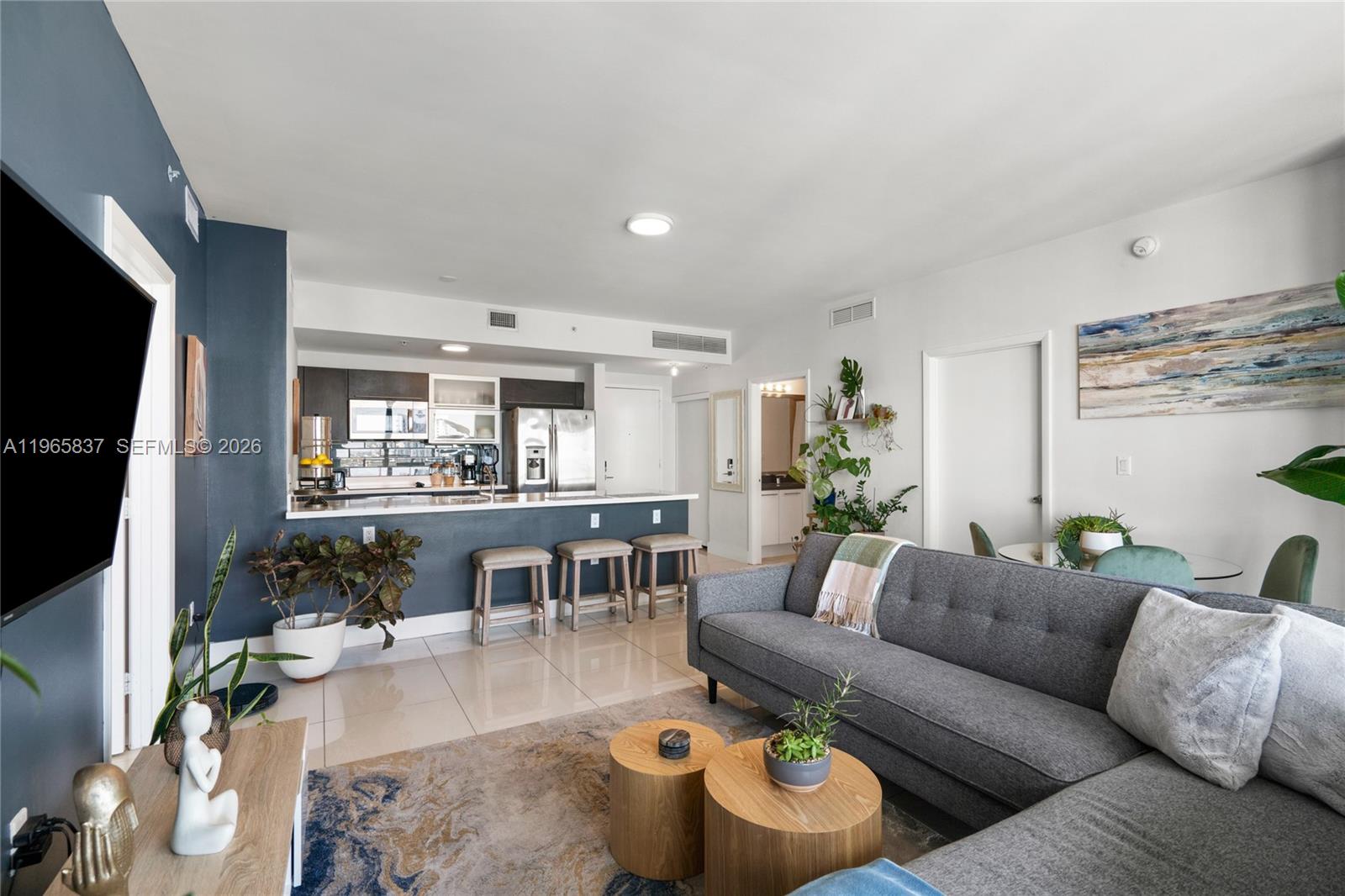 90 SW 3rd St #2706 Miami, FL 33130