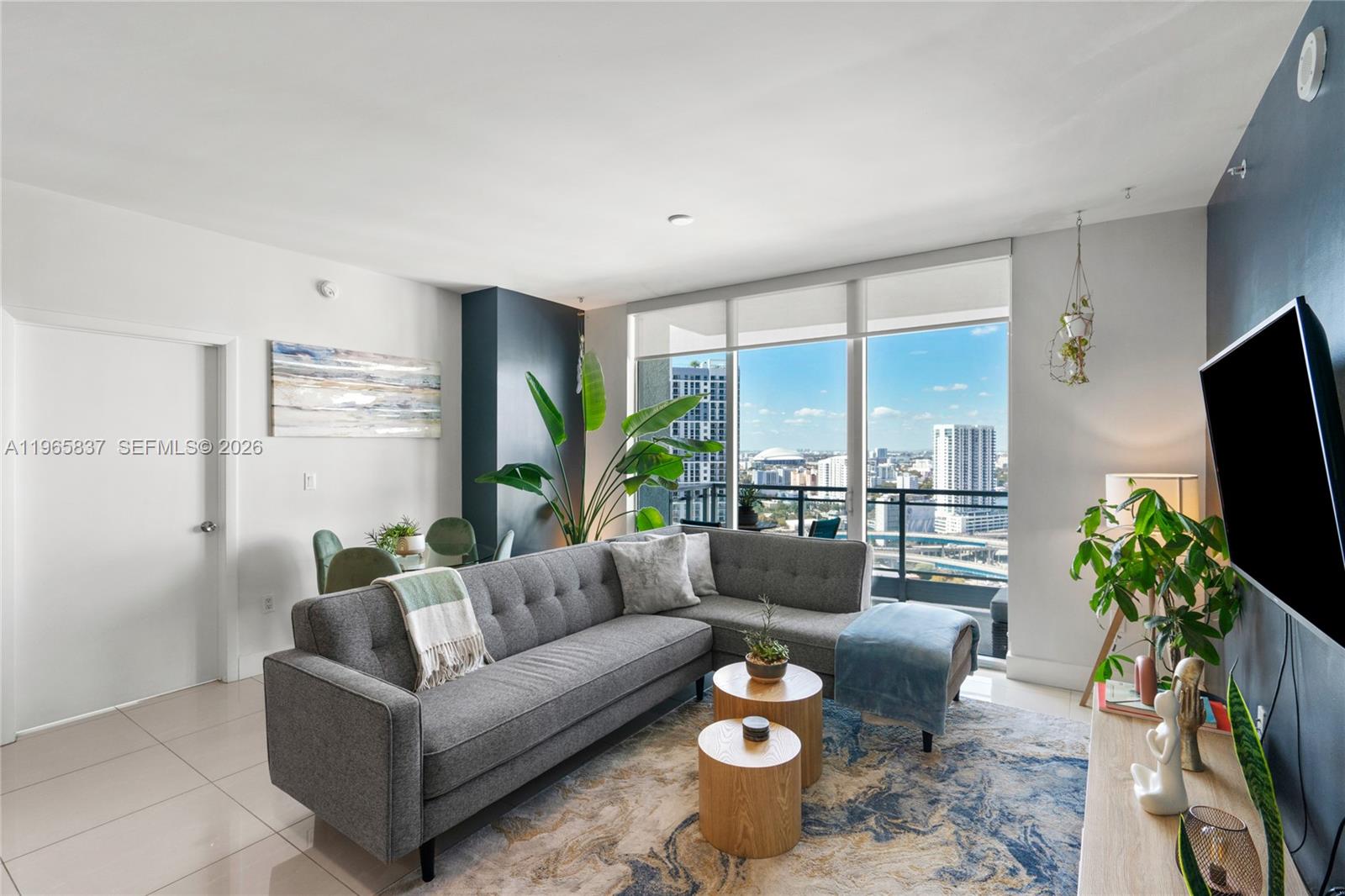 90 SW 3rd St #2706 Miami, FL 33130