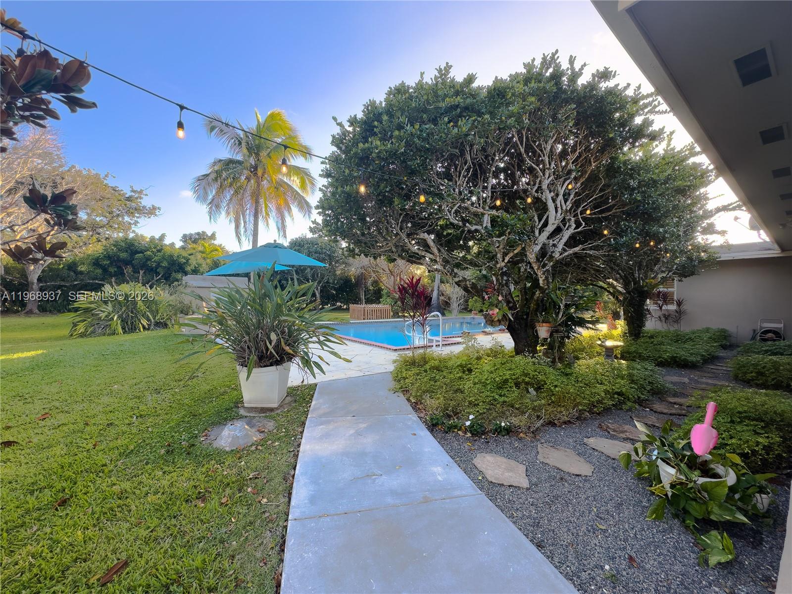 9350 SW 120th St Miami, FL 33176