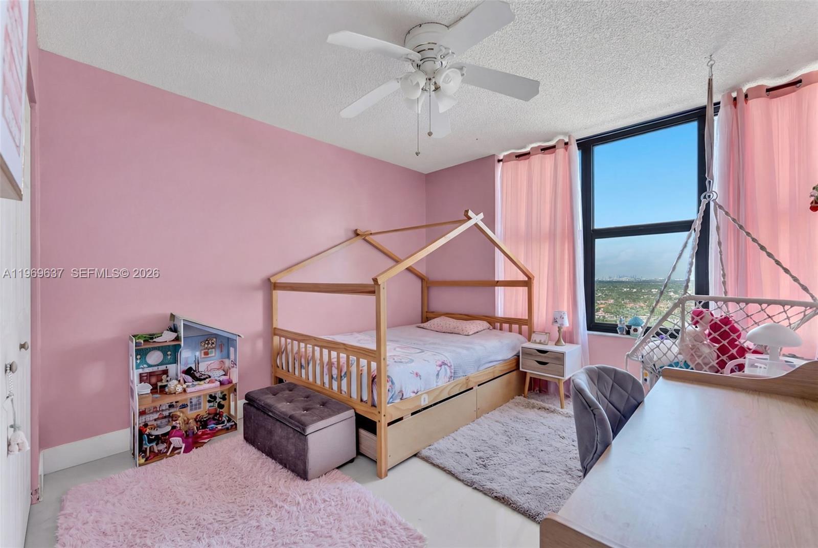 2500 Parkview Dr #2407 Hallandale Beach, FL 33009