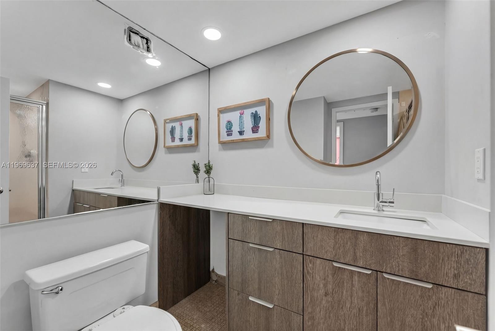 2500 Parkview Dr #2407 Hallandale Beach, FL 33009