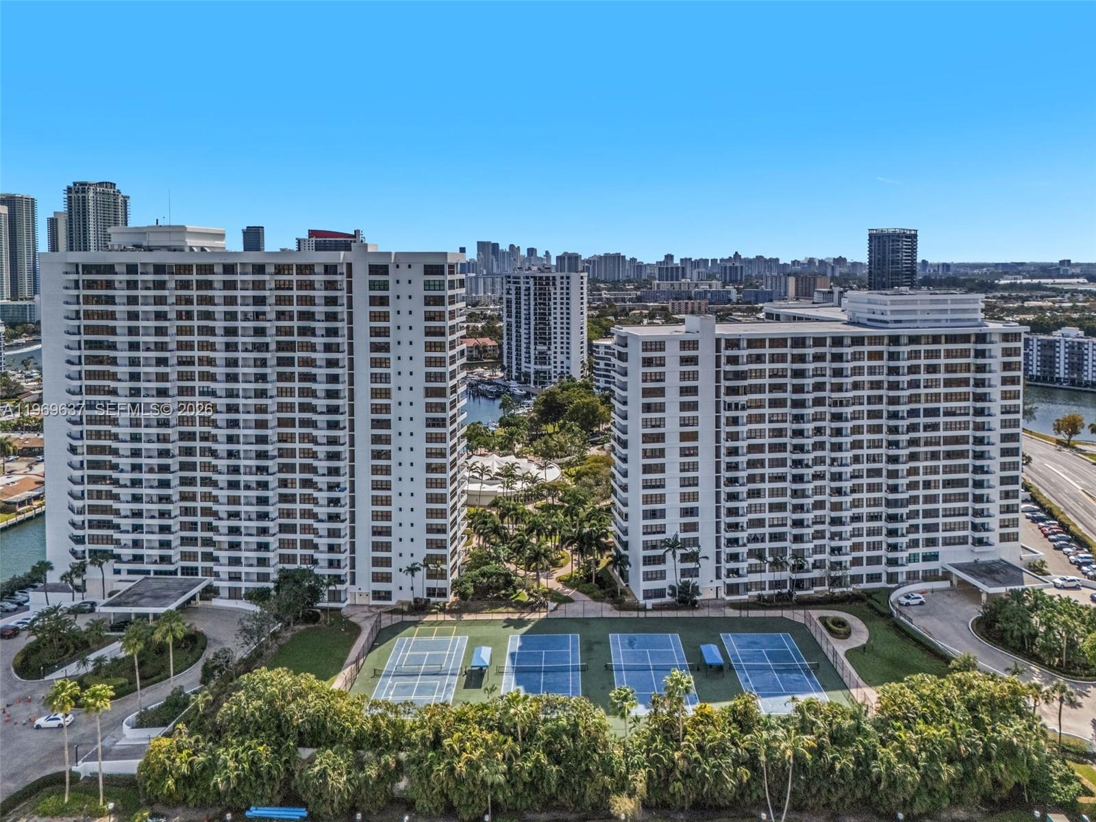 2500 Parkview Dr #2407 Hallandale Beach, FL 33009