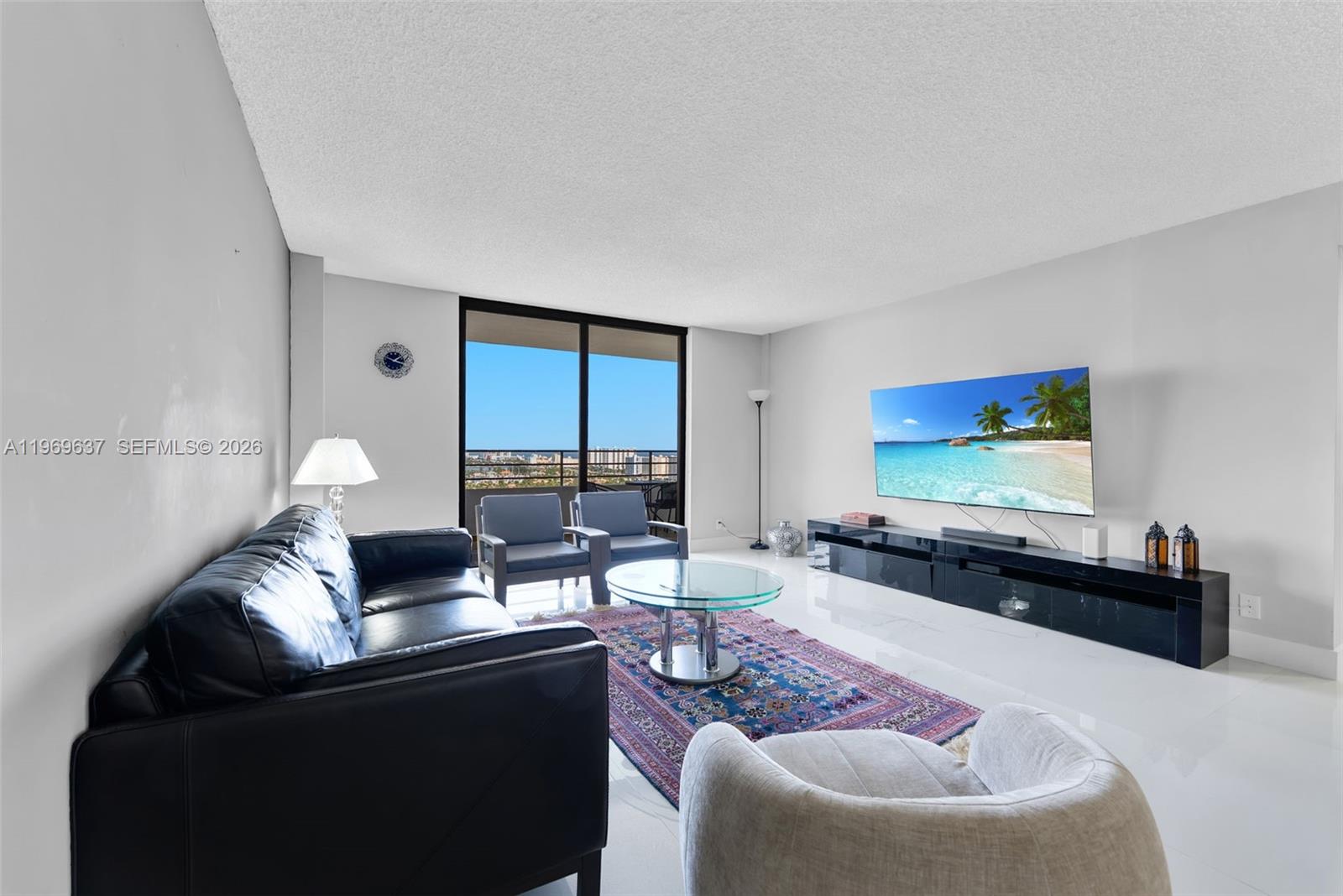 2500 Parkview Dr #2407 Hallandale Beach, FL 33009