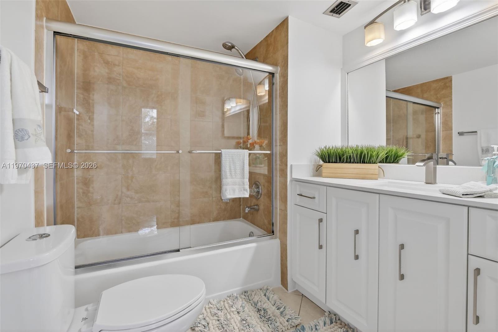 3300 W Rolling Hls Cir #302 Davie, FL 33328