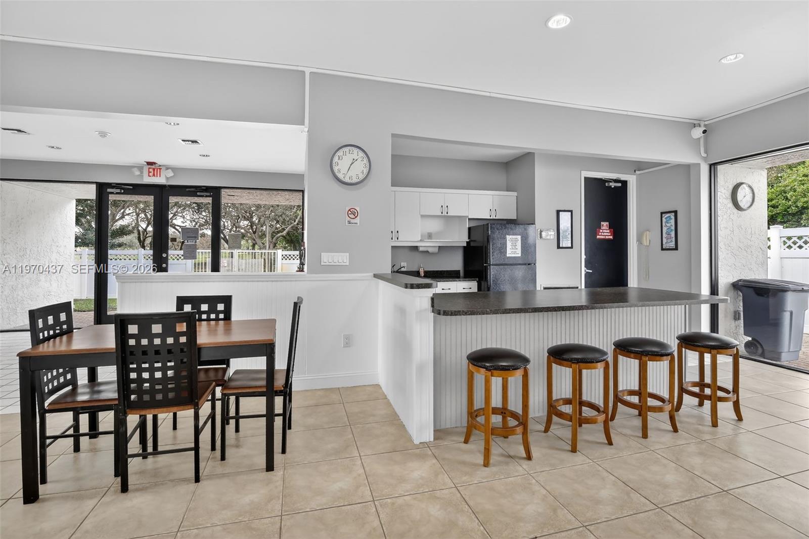 3300 W Rolling Hls Cir #302 Davie, FL 33328