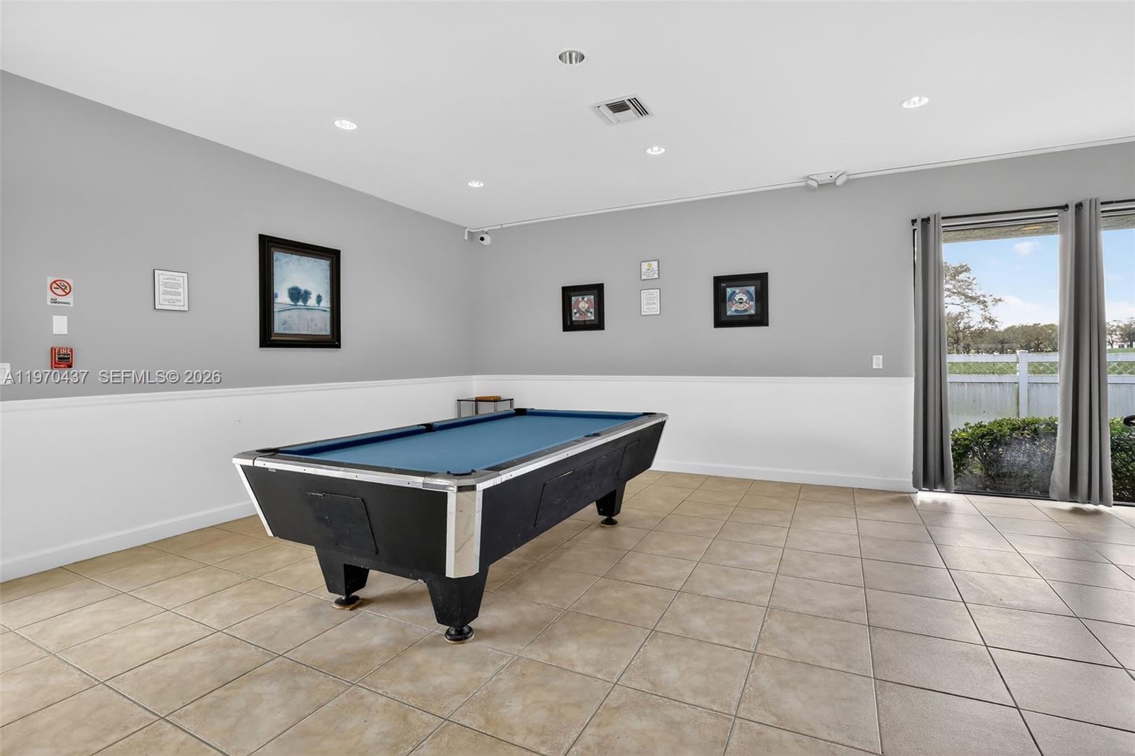 3300 W Rolling Hls Cir #302 Davie, FL 33328