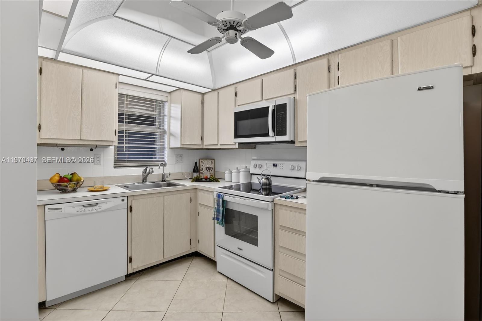 3300 W Rolling Hls Cir #302 Davie, FL 33328