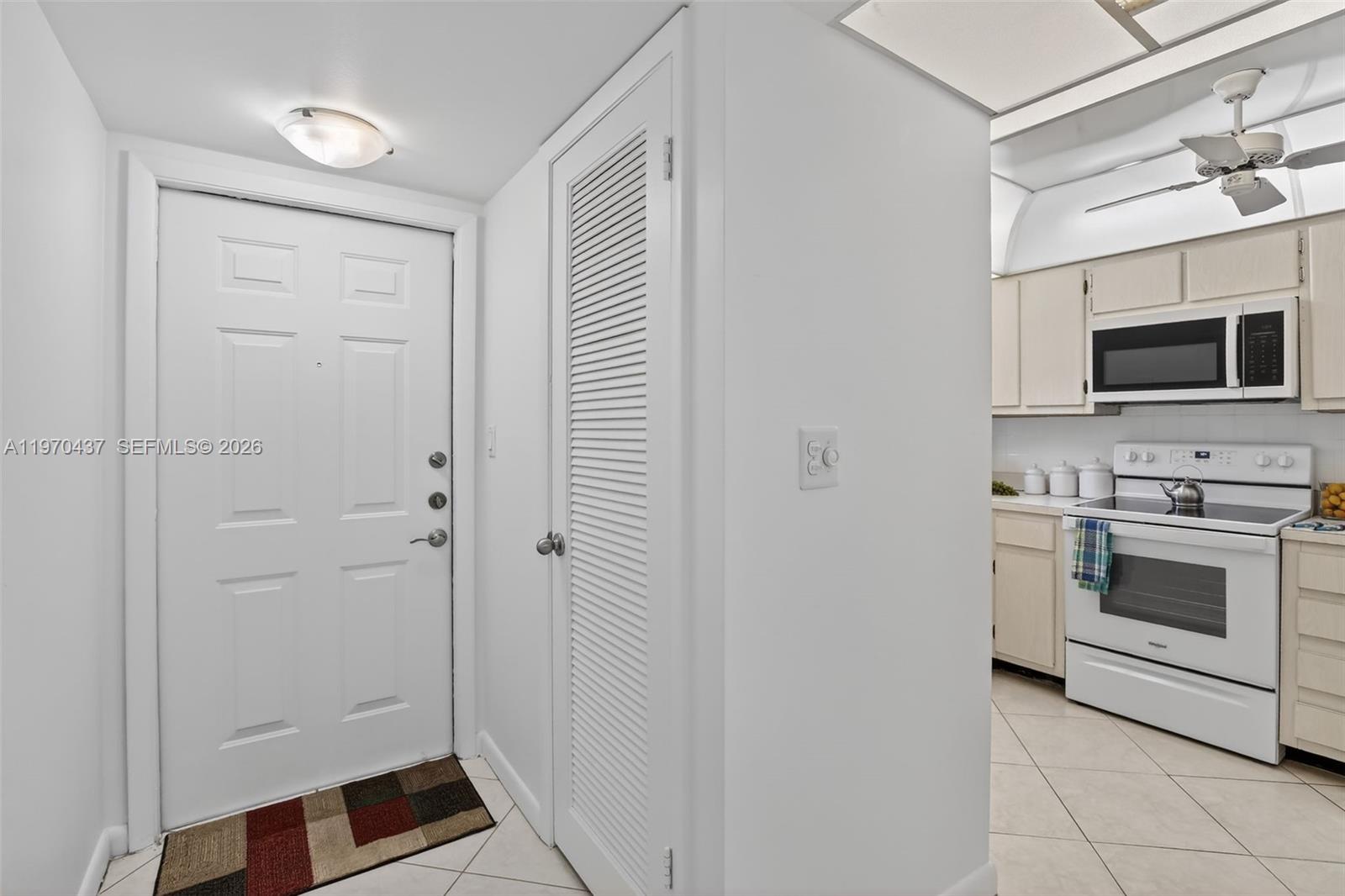 3300 W Rolling Hls Cir #302 Davie, FL 33328