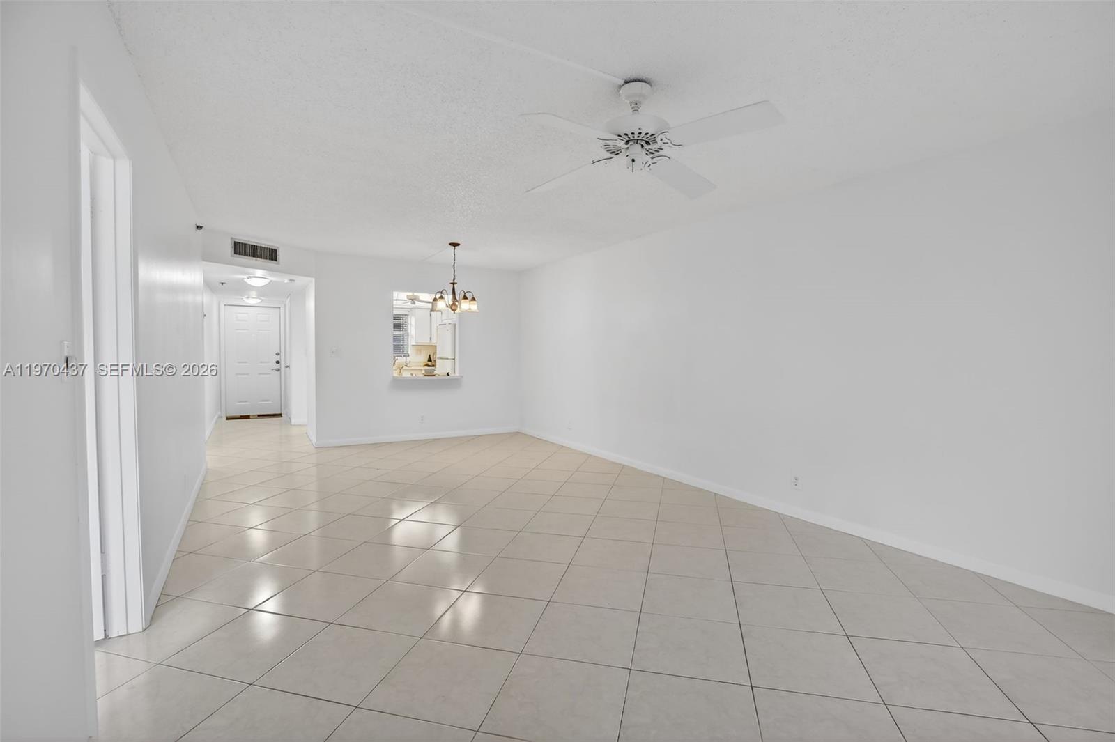 3300 W Rolling Hls Cir #302 Davie, FL 33328