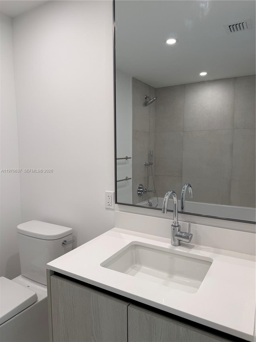 9201 E Bay Hbr Dr #202 Bay Harbor Islands, FL 33154