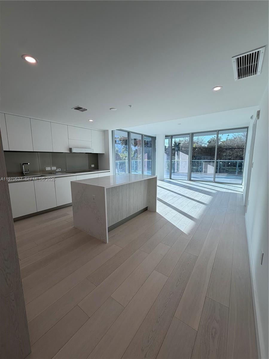 9201 E Bay Hbr Dr #202 Bay Harbor Islands, FL 33154