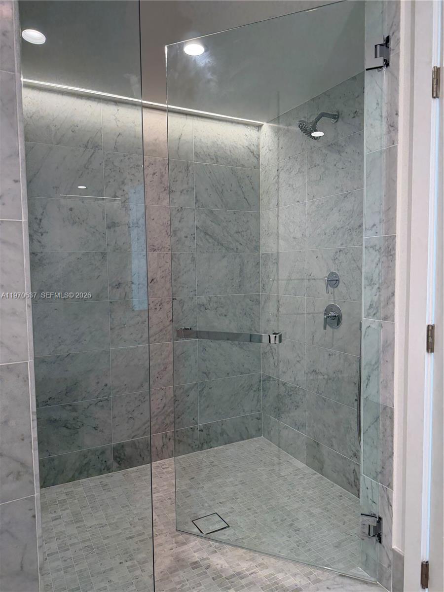 9201 E Bay Hbr Dr #202 Bay Harbor Islands, FL 33154