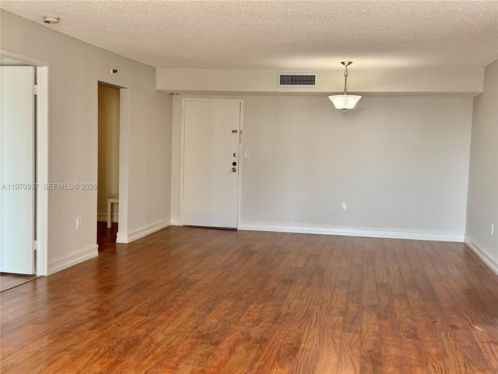 image Winston Towers 60010