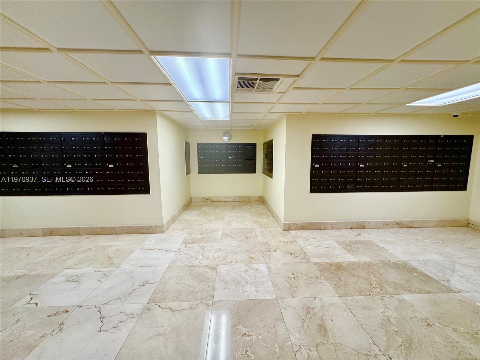 image Winston Towers 60038