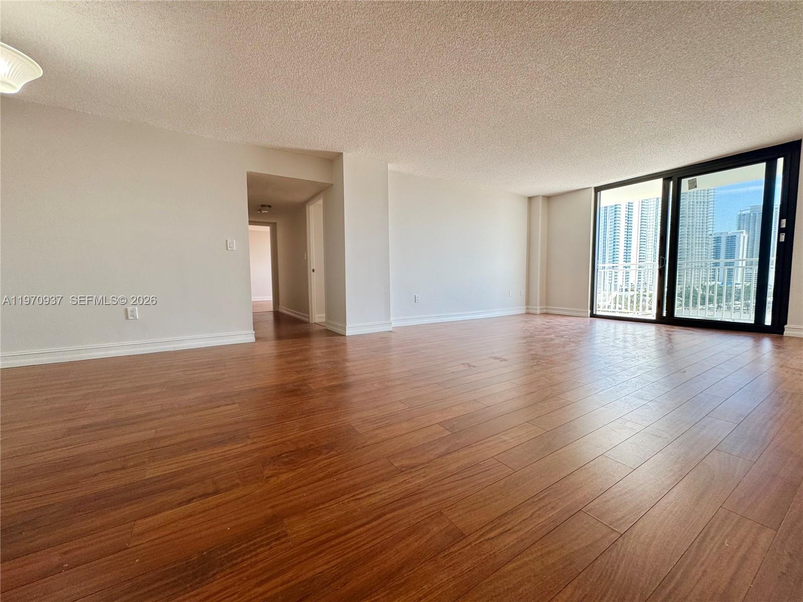 image Winston Towers 6007