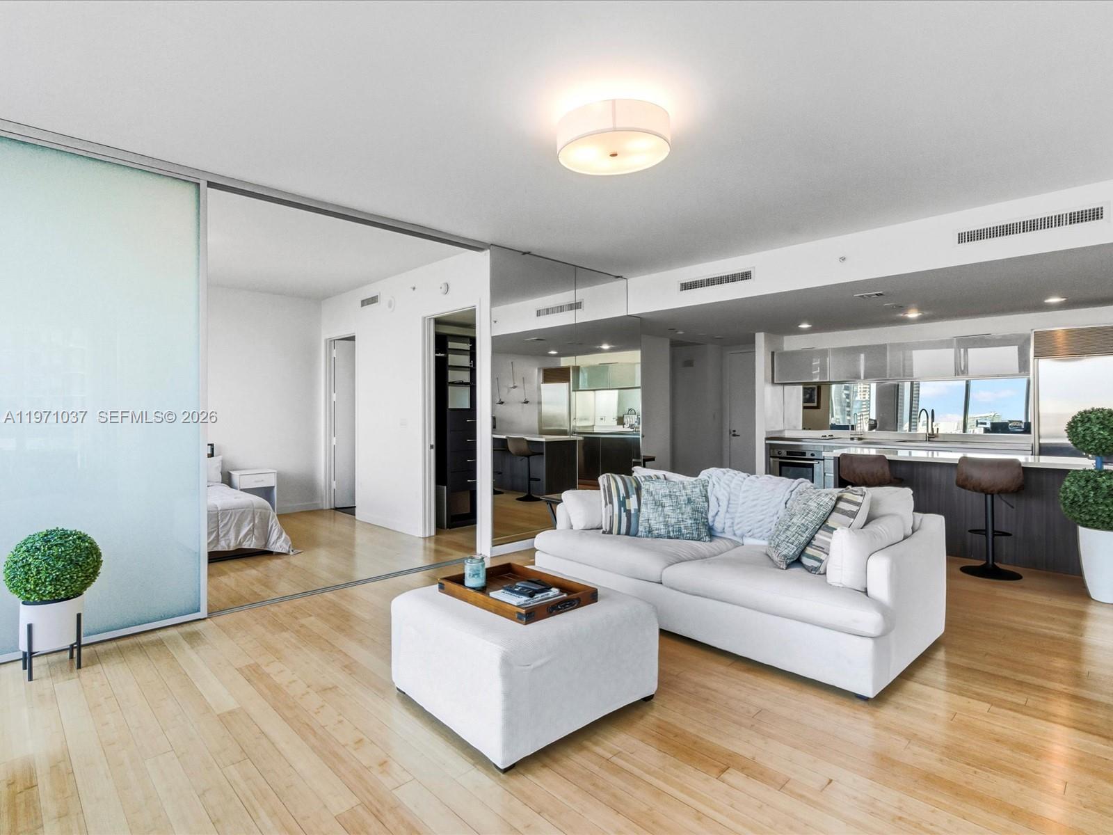 1040 Biscayne Blvd #1107 Miami, FL 33132