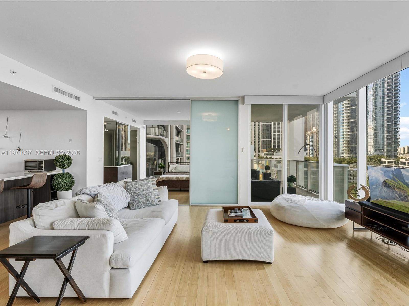 1040 Biscayne Blvd #1107 Miami, FL 33132