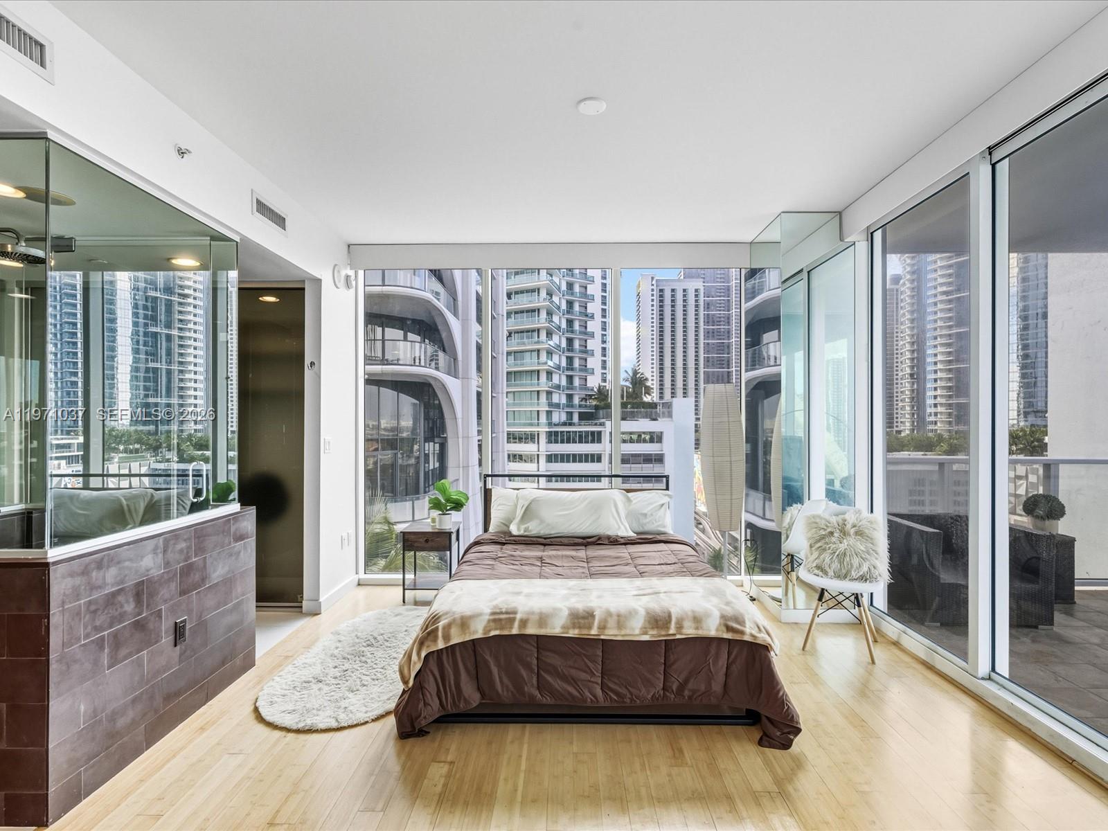 1040 Biscayne Blvd #1107 Miami, FL 33132