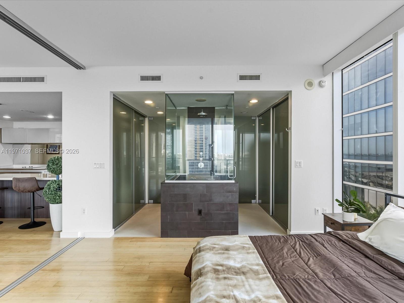 1040 Biscayne Blvd #1107 Miami, FL 33132