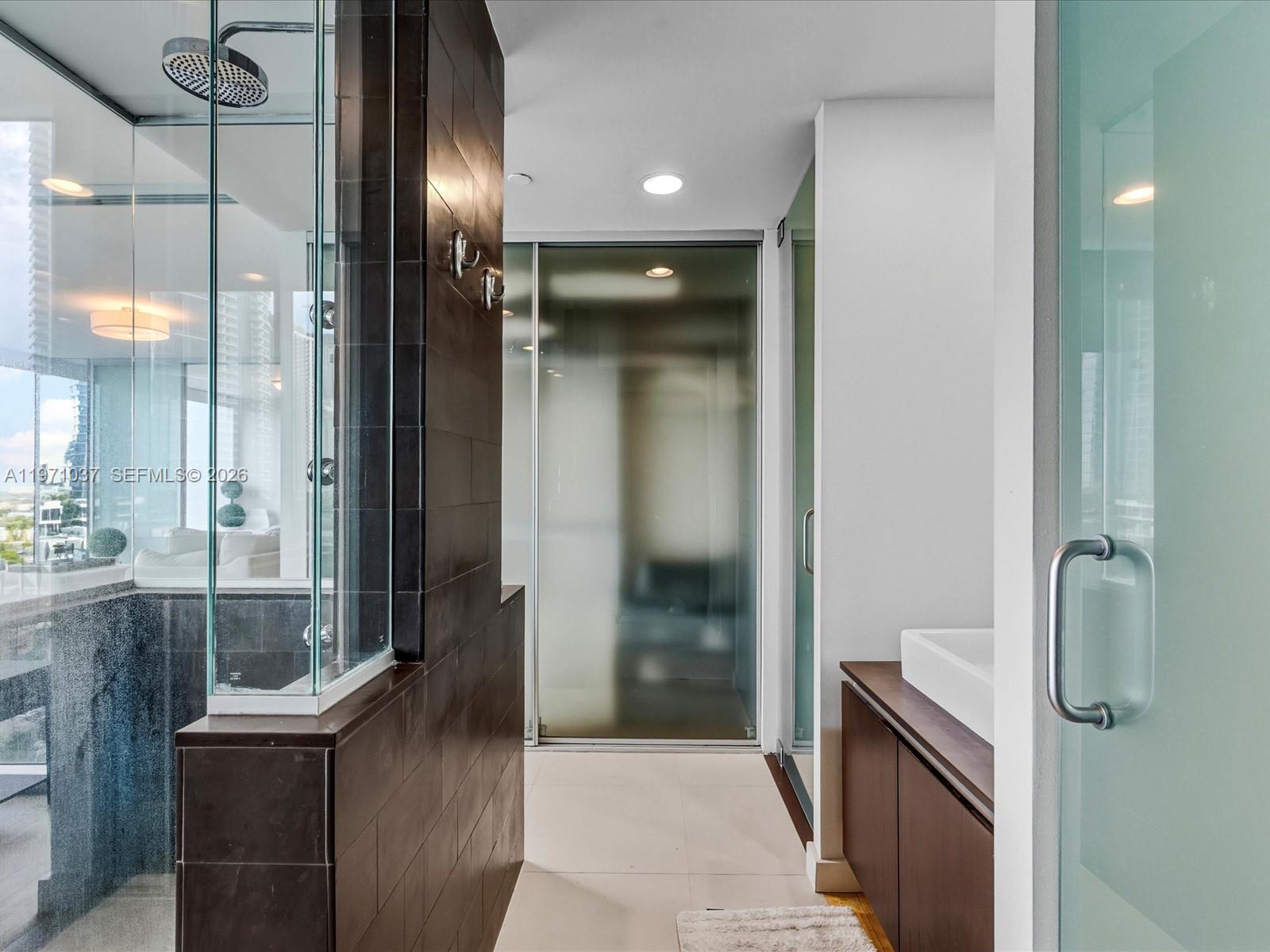 1040 Biscayne Blvd #1107 Miami, FL 33132