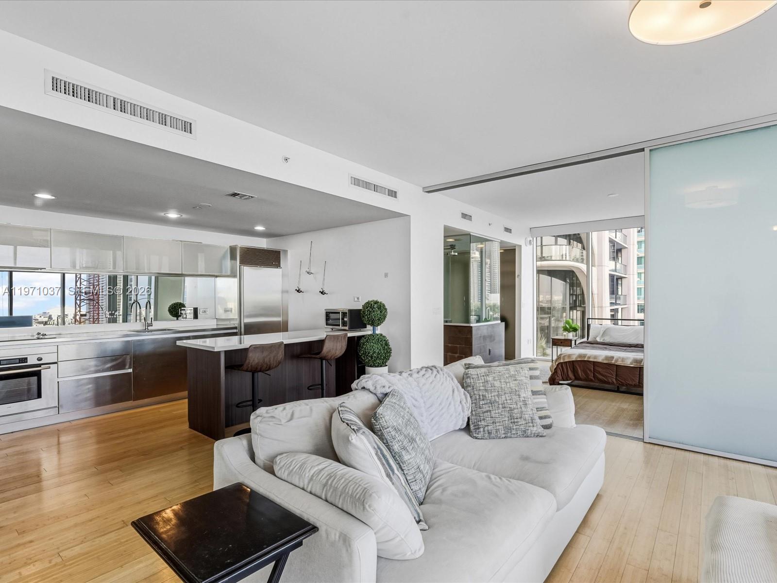 1040 Biscayne Blvd #1107 Miami, FL 33132