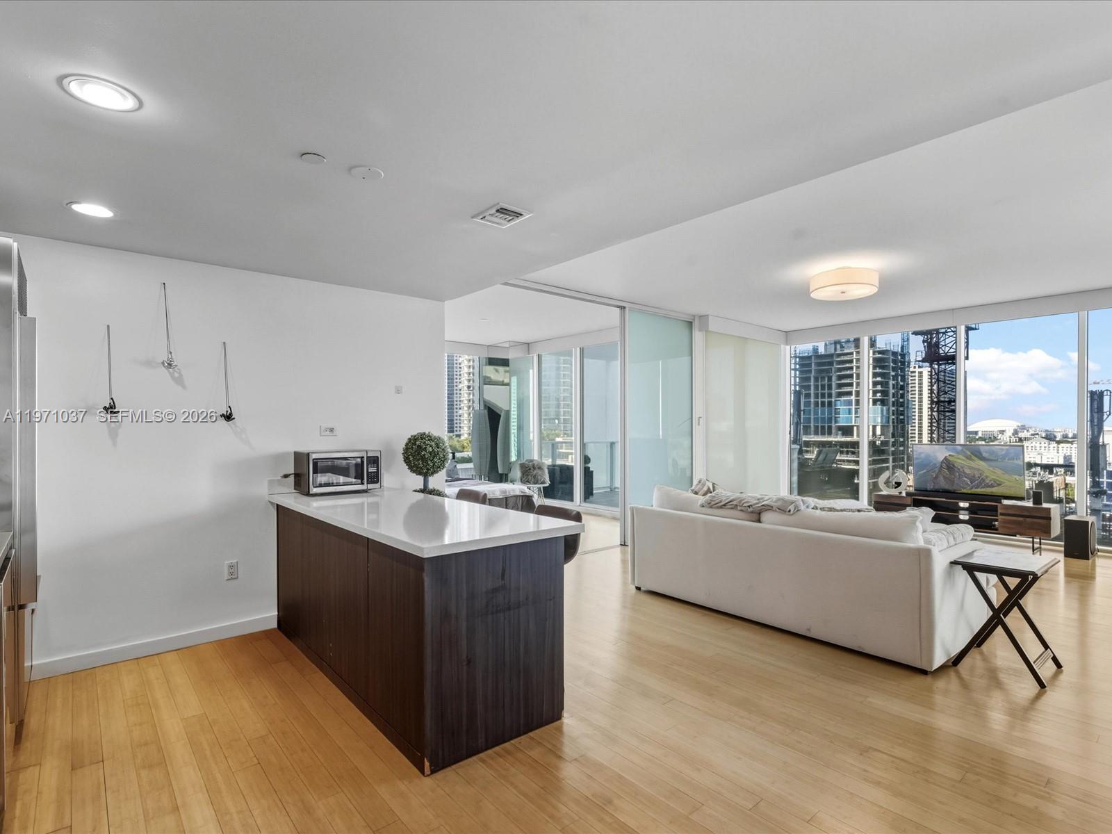 1040 Biscayne Blvd #1107 Miami, FL 33132