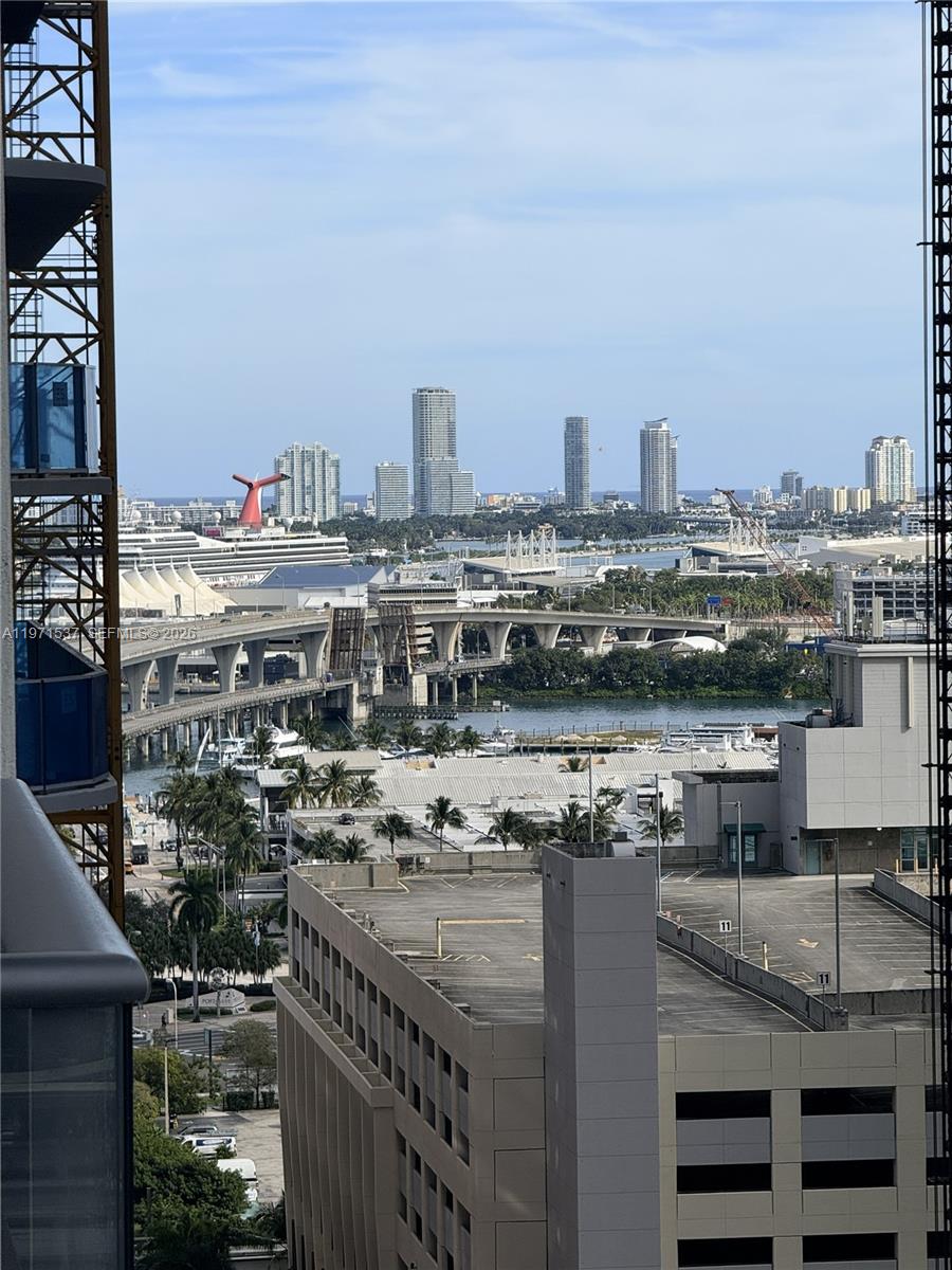 image The Crosby Miami Worldcenter0