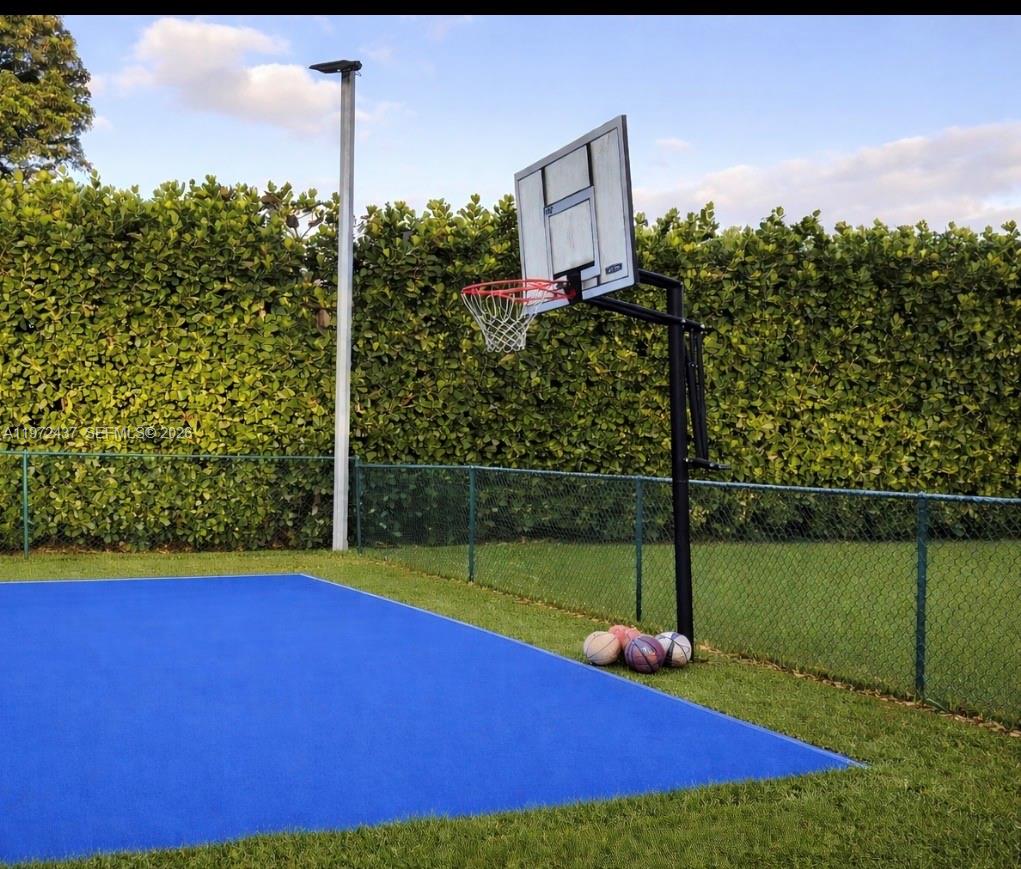 11300 NW 5th St Plantation, FL 33325