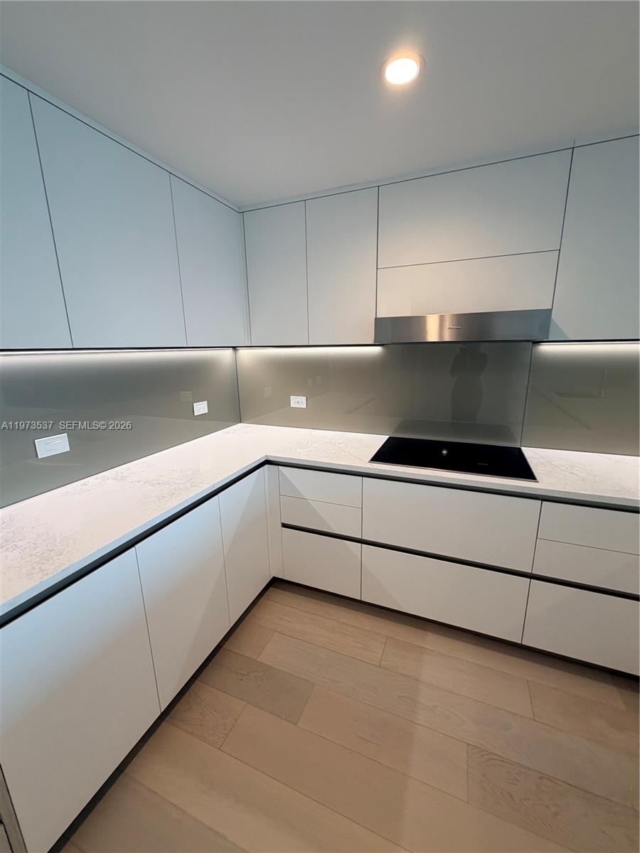 image La Baia Bay Harbor10