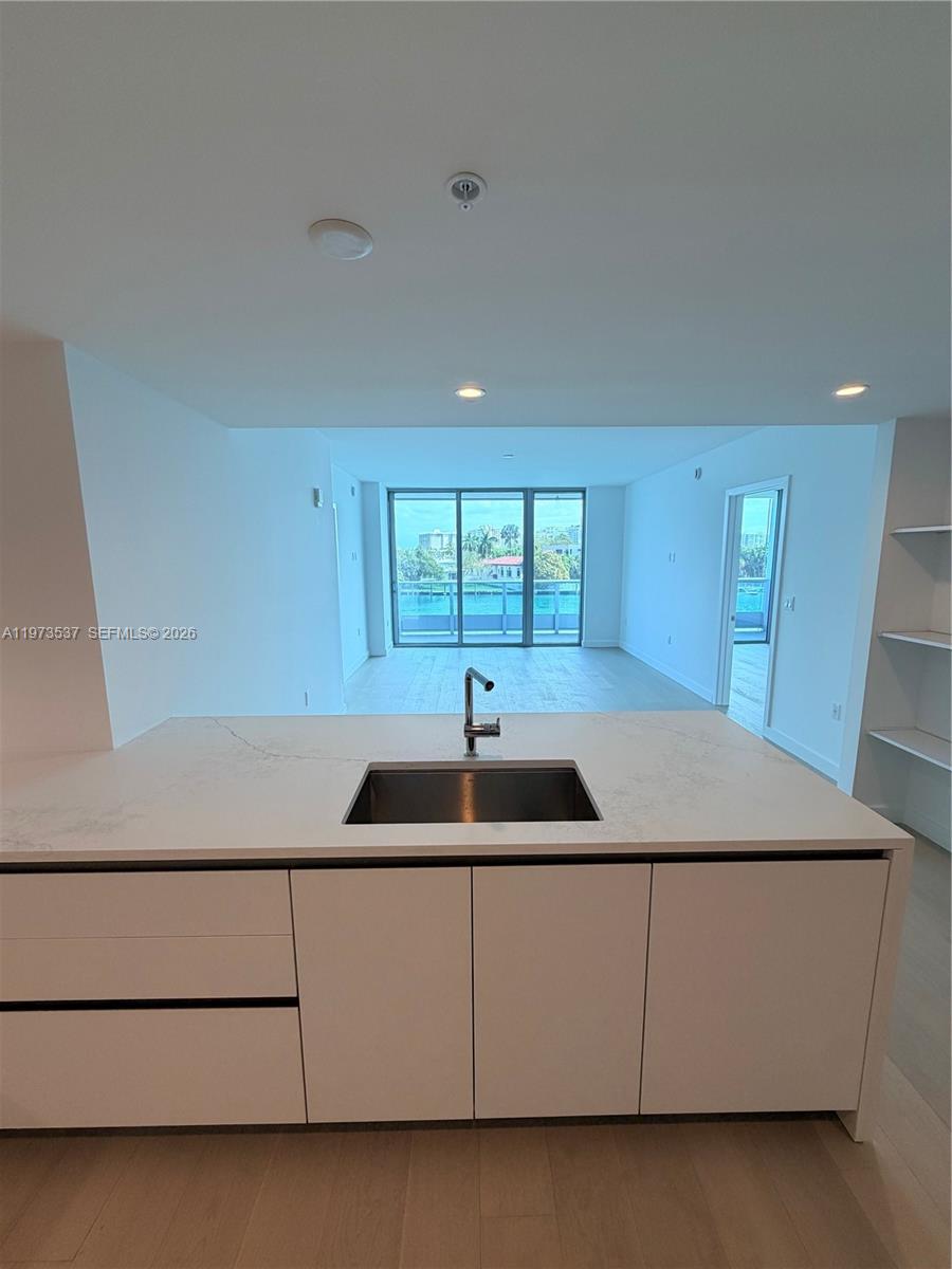 image La Baia Bay Harbor11