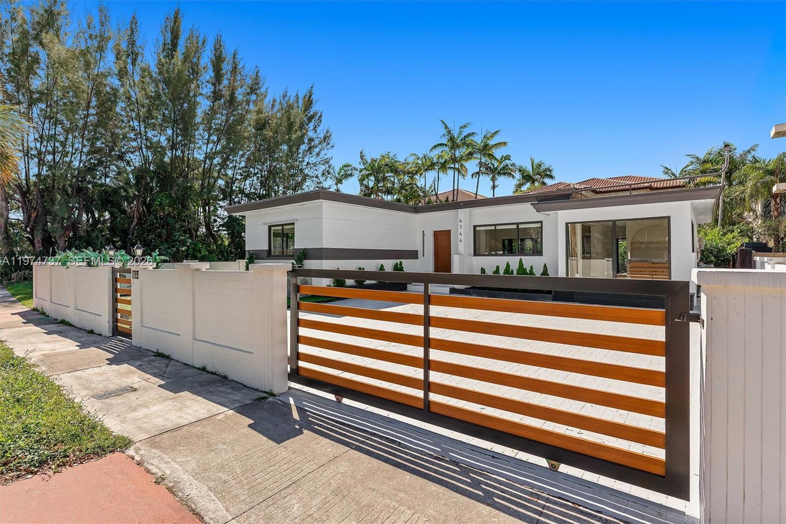 4144 Alton Rd Miami Beach, FL 33140