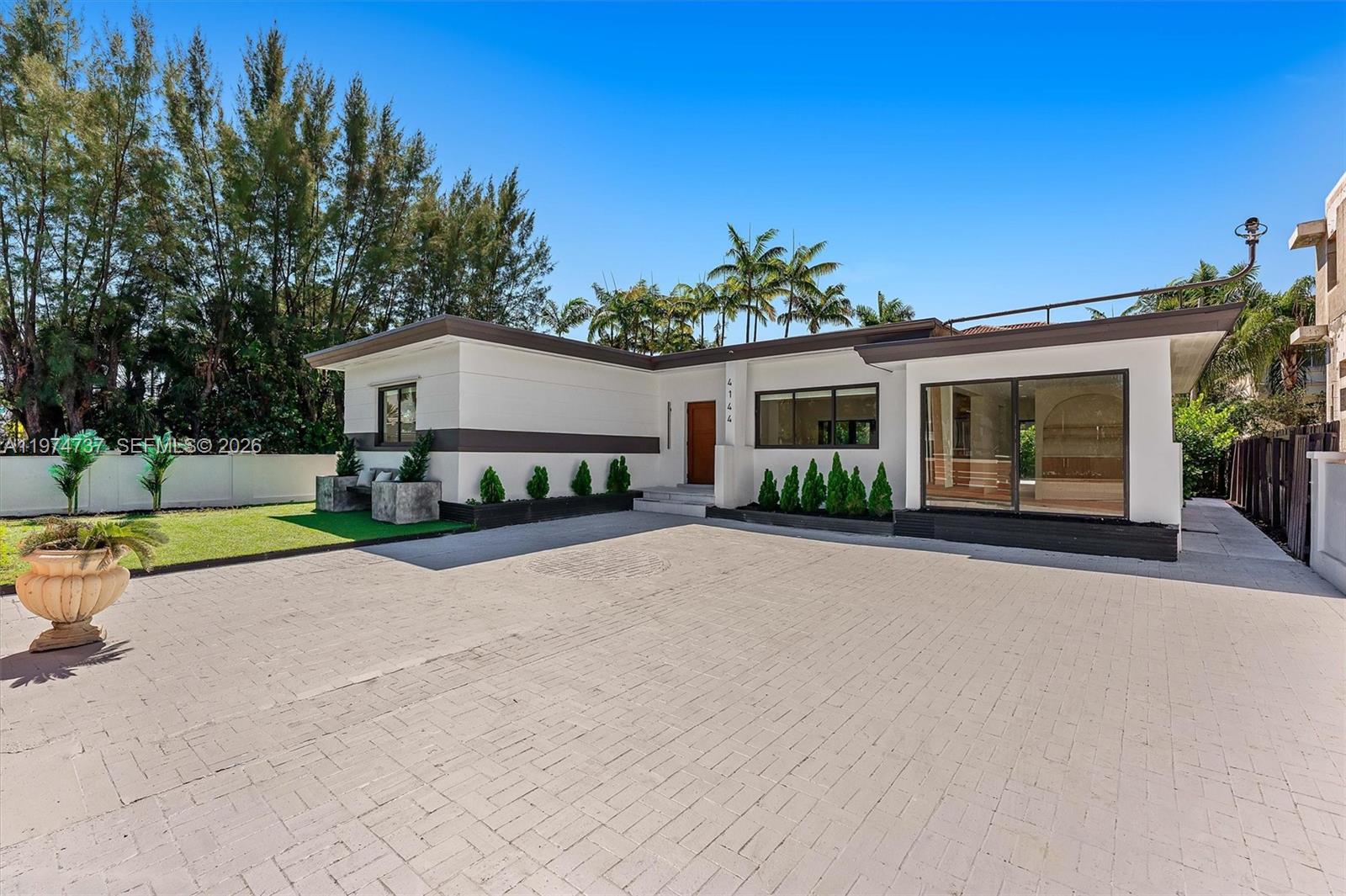 4144 Alton Rd Miami Beach, FL 33140