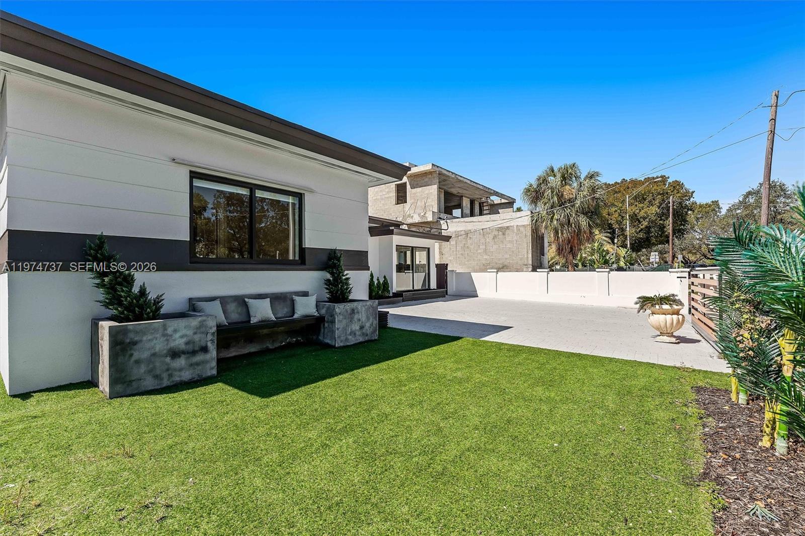 4144 Alton Rd Miami Beach, FL 33140