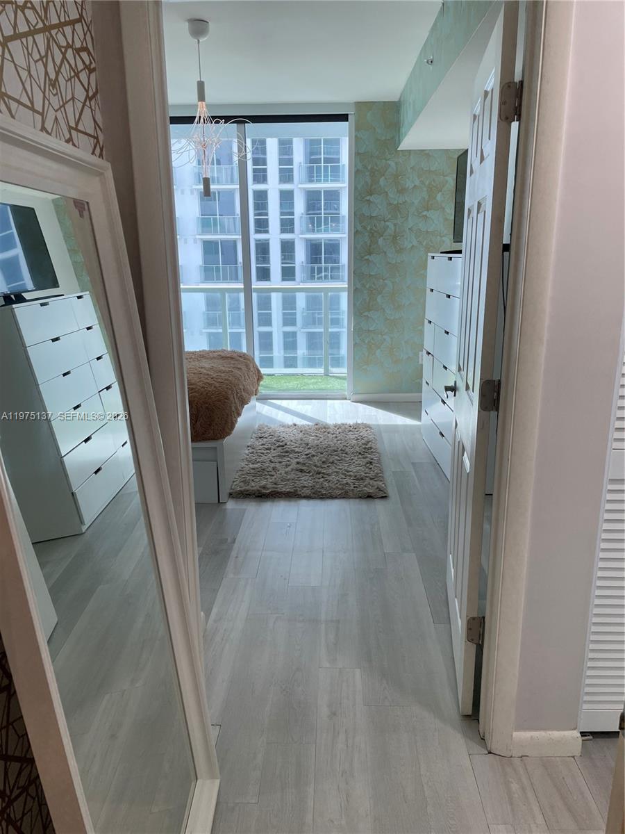 image Vizcayne South11