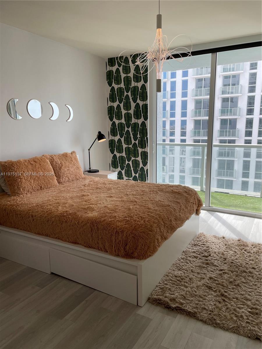 image Vizcayne South12