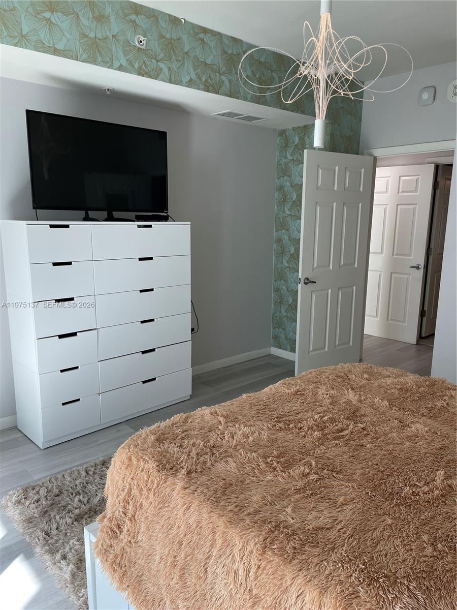 image Vizcayne South14