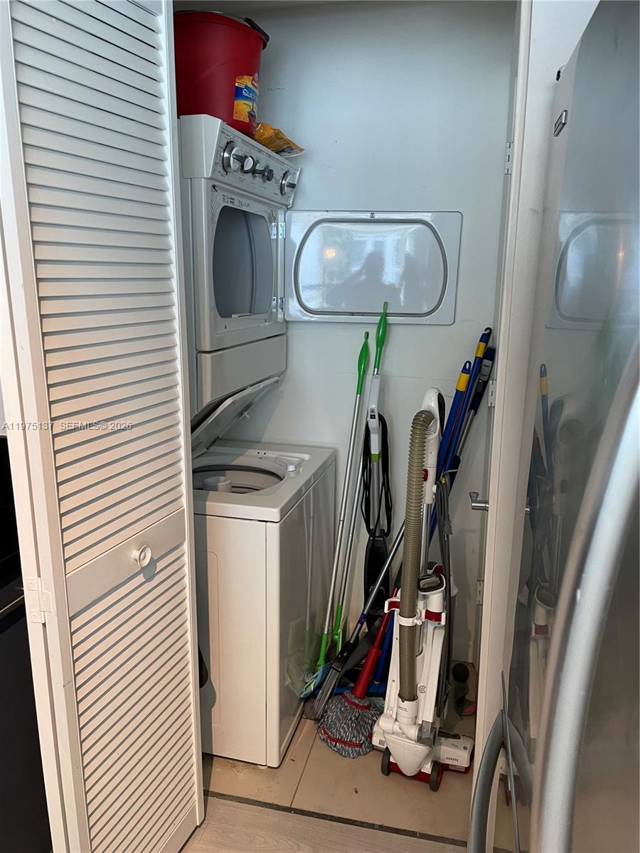 image Vizcayne South15