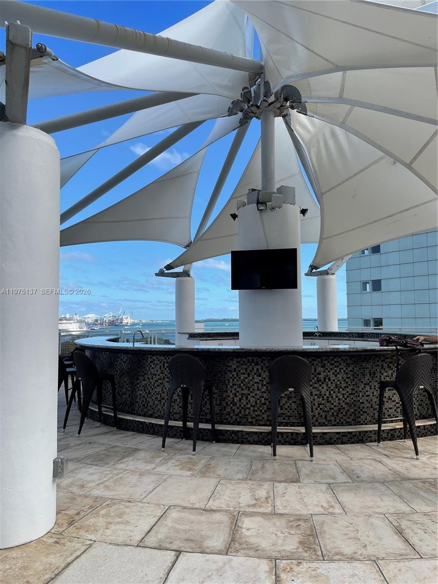 image Vizcayne South20