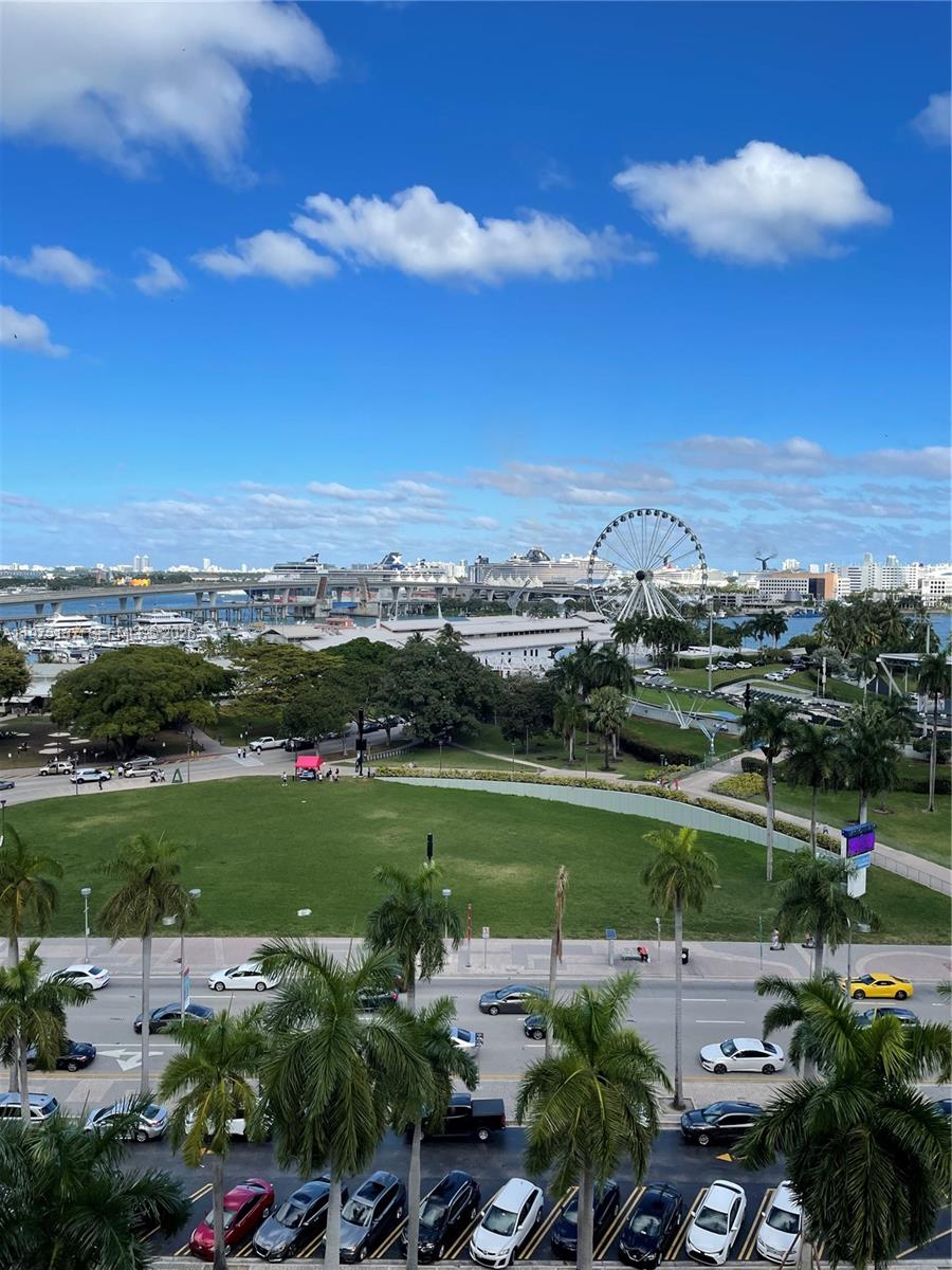 image Vizcayne South22