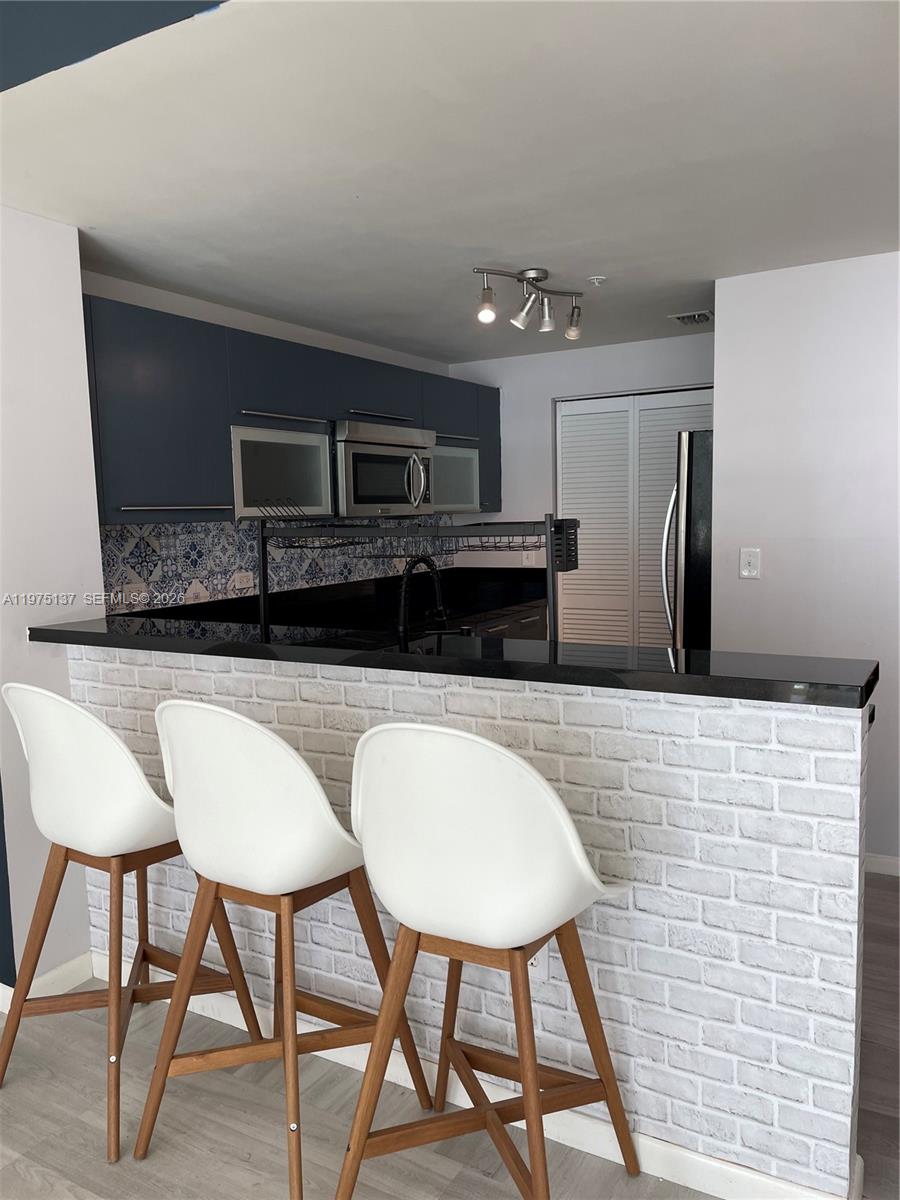 image Vizcayne South3